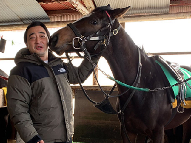 ジャンポケ斉藤の愛馬“オマタセシマシタ”が念願の初勝利！ デビュー10戦目の笠松移籍初戦を制す