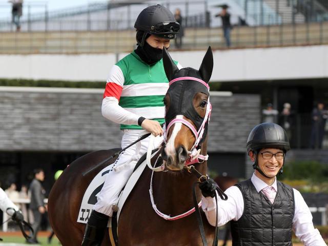 半姉は2歳女王のレシステンシア エスタンシアが初ダートで初勝利狙う