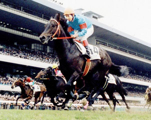 【日本ダービー】1995年の祭典はSS時代の幕開け!　タヤスツヨシ強烈末脚でV