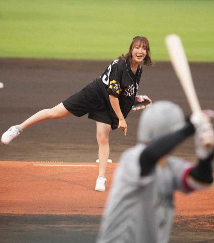 永島まなみ「“騎乗停止レベル”の斜行」　プロ野球始球式で大暴投も「いい経験」