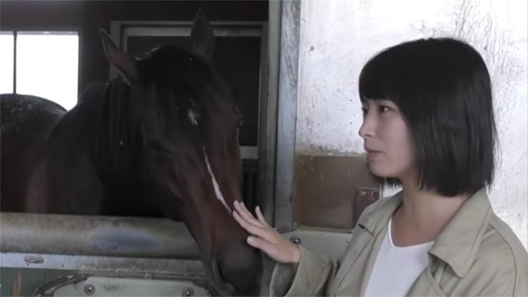 【安田記念】競馬界の女神・稲富菜穂がインディチャンプの生野賢一助手を直撃！/東スポ動画