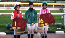 騎手を夢みる少女と家族に同行した、馬産地尽くしの北海道旅行