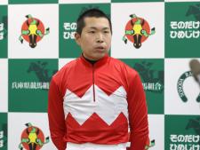 YJSファイナルラウンド園田第1戦を制した細川智史騎手(撮影：稲葉訓也)