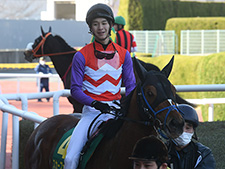 YJS阪神第1戦をスカーフェイスで制した吉井章騎手