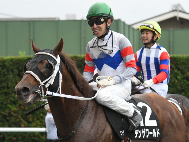 【九州スポーツ杯】(小倉) テンザワールドが鋭い末脚で外から他馬をまとめて差し切る