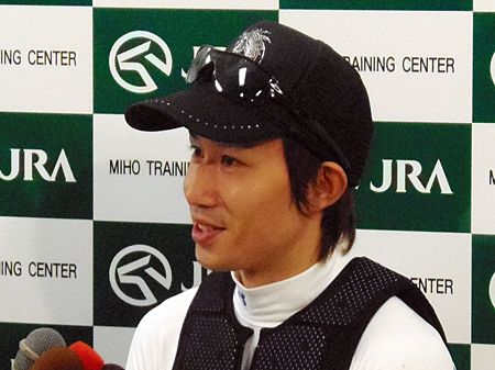 ヴェルデグリーン田辺騎手 勝ちに行く競馬を 天皇賞 秋共同会見速報 競馬ニュース Netkeiba Com