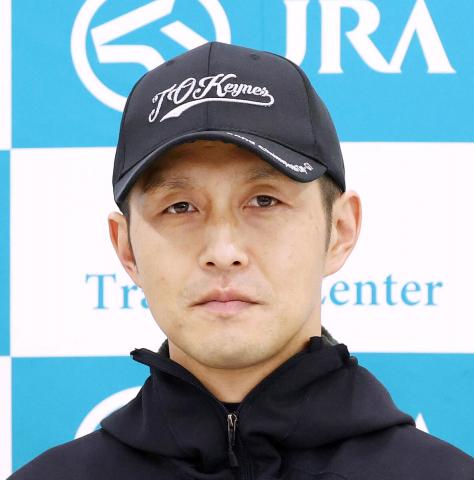 高柳大輔調教師がJRA通算100勝　「これからも1頭1頭大事に育てていきたい」