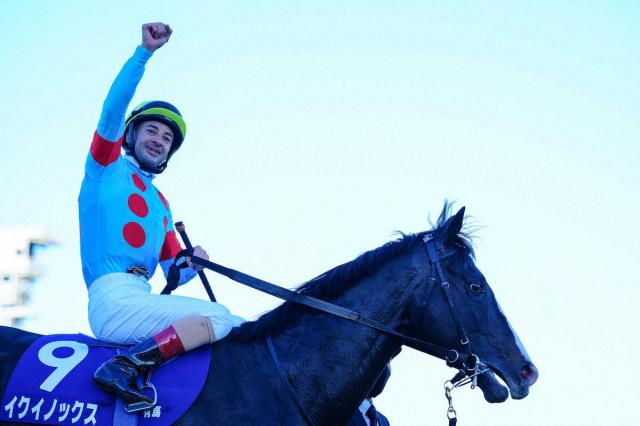 イクイノックスが年度代表馬に!! 16、17年のキタサンブラックと父子で受賞 | 競馬ニュース - netkeiba.com