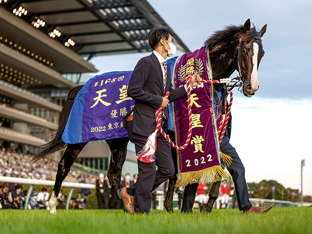 競馬ファンが選ぶ年度代表馬】イクイノックスが大差でトップに