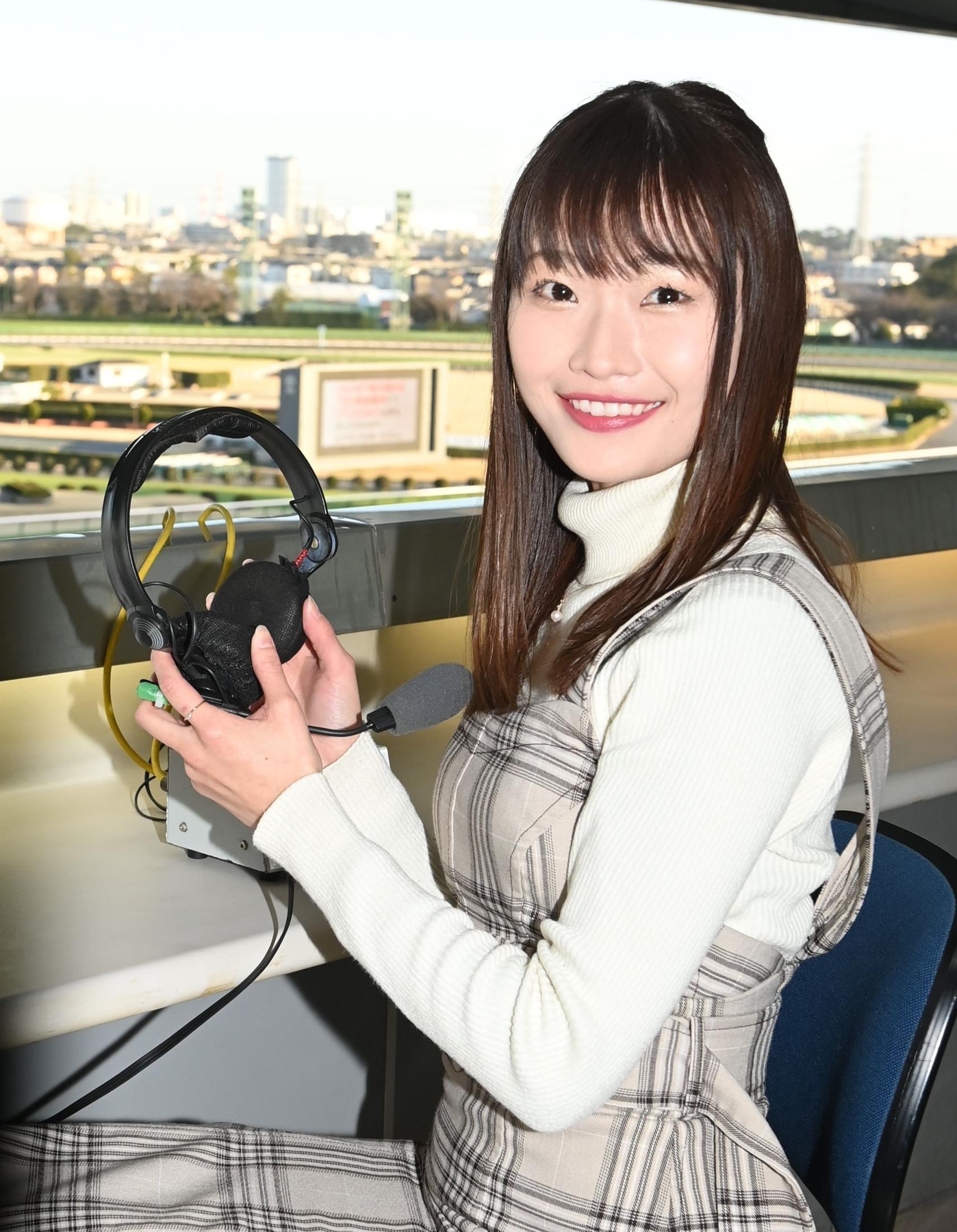 ＪＲＡ初　ひな祭りに女性アナウンサーが中山競馬場で場内実況デビュー　藤原菜々花アナ