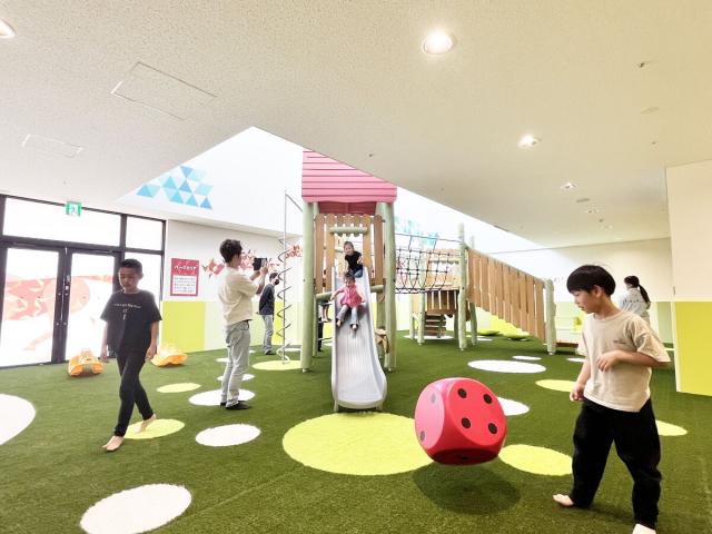 京都競馬場に親子向け大型屋内あそび場「Paka　Run!」4月20日オープン