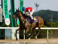 川島拓騎手騎乗のムーンオブザサマーが勝利(提供：佐賀県競馬組合)