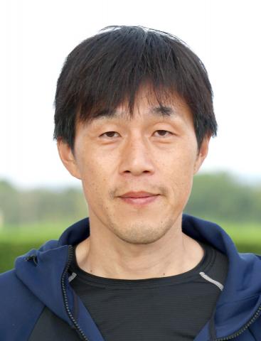 今秋開業の宮地貴稔調教師が京都1RでJRA初勝利　「1勝できてホッとしています」
