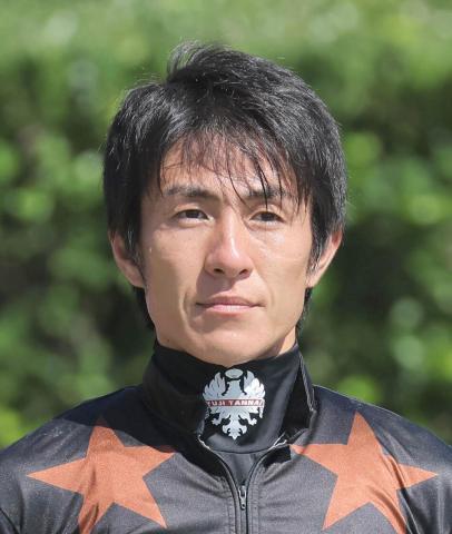 春の福島開催リーディングは12勝を挙げた丹内祐次騎手　調教師部門は4勝の杉山晴紀調教師が輝く