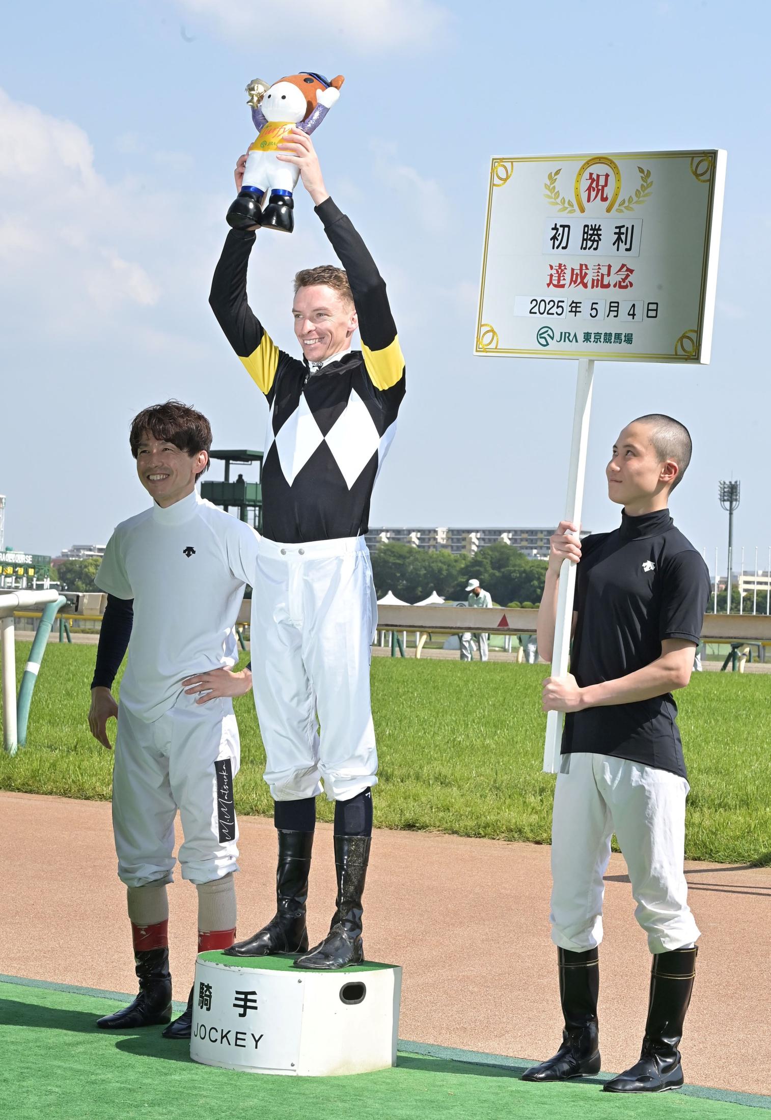マイケル・ディーが通算３５戦目でＪＲＡ初勝利「時間がかかりました。もっともっと勝ちたい」