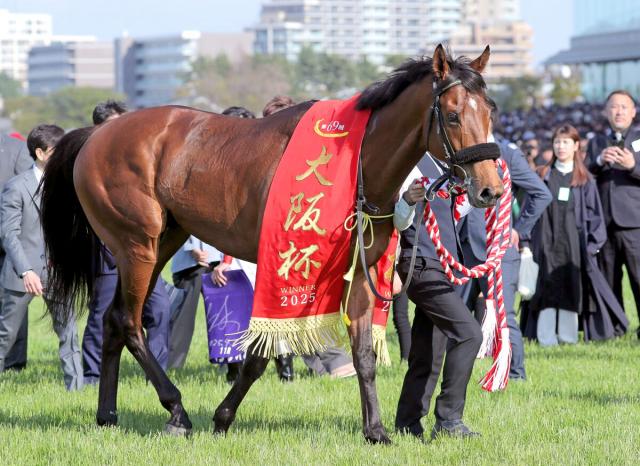 第66回宝塚記念ファン投票の第1回中間発表　大阪杯連覇のベラジオオペラが9万1593票でトップ