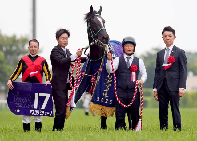 黒岩陽一調教師がJRA通算200勝をヴィクトリアマイルで達成「反省すべきところが多いと思っております」