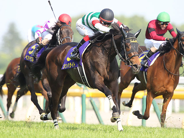 半姉は16年オークス馬のシンハライト エンベッカがデビュー勝ちなるか