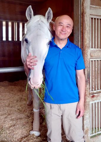 みんなに愛された白毛馬ハヤヤッコが現役引退　国枝調教師「どんな道があるのかオーナーが考えられると思います」