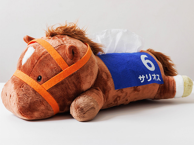 サリオスがボックスティッシュカバーに!? 競馬ファン発のアイデアグッズがついに発売