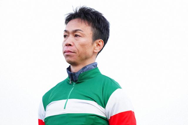 北村宏司　負傷で騎手変更　地下馬道で馬が暴れて落馬、右足負傷