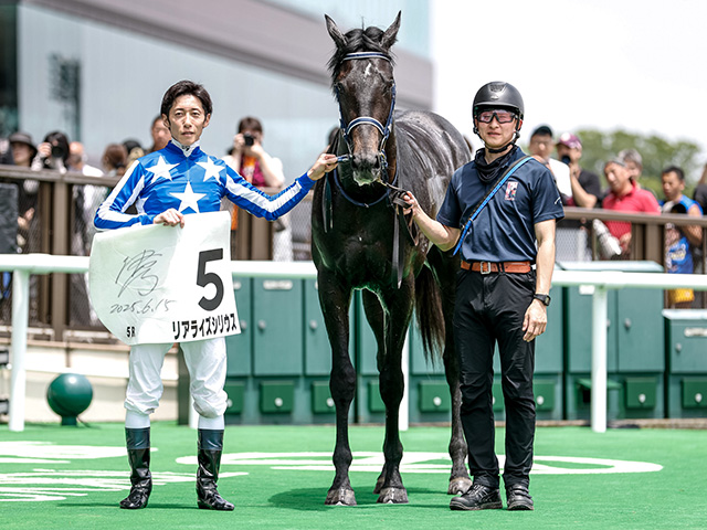 【メイクデビュー東京5Rレース後コメント】リアライズシリウス津村明秀騎手ら