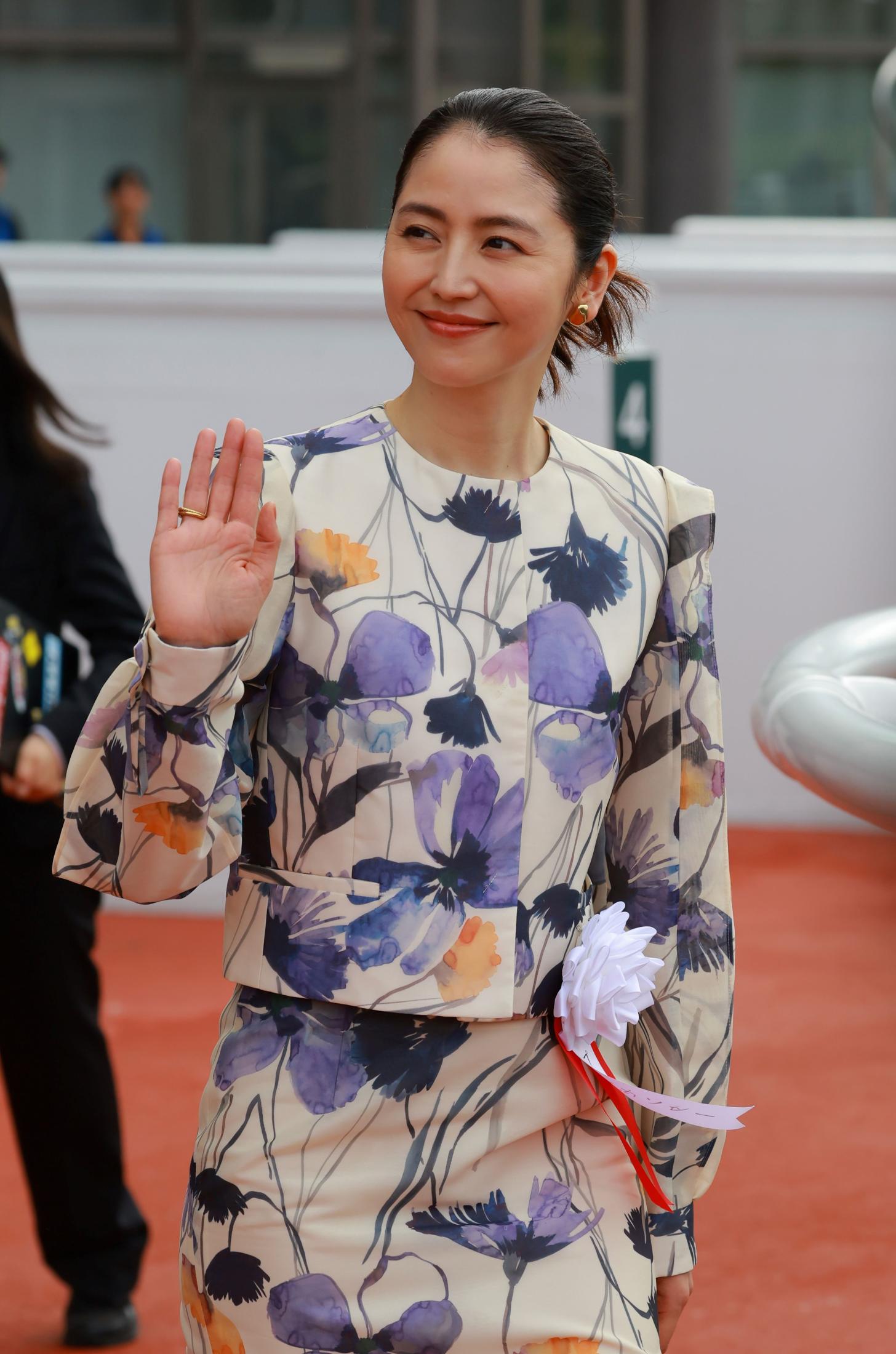 長澤まさみはアーバンシック単勝勝負も撃沈「推し馬は残念でしたけど、とても感動」