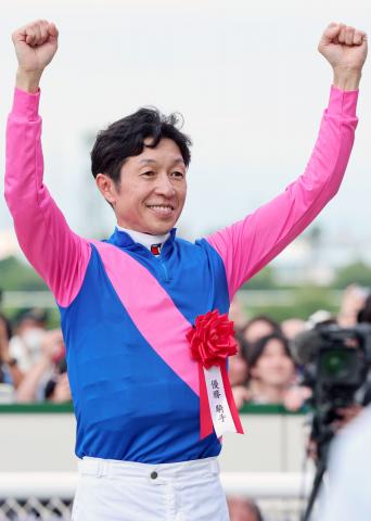 【宝塚記念】武豊騎手がメイショウタバルで記録ずくめのV　最多更新5勝目　レース最年長56歳3か月1日での勝利