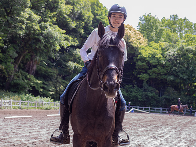 元JRAオープン馬が学習院大学に！ 競馬と学生馬術を繋ぐ“ペルくん”第二の馬生とは