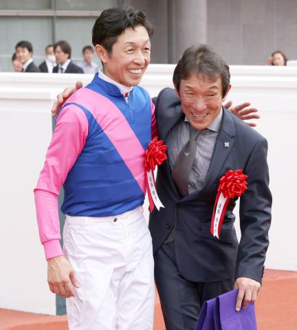 【宝塚記念】メイショウタバル逃走V「涙が出そうになるくらいうれしかった」武豊騎手歴代最多5勝目