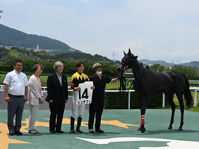 【メイクデビュー阪神6Rレース後コメント】シュテフィ松山弘平騎手ら