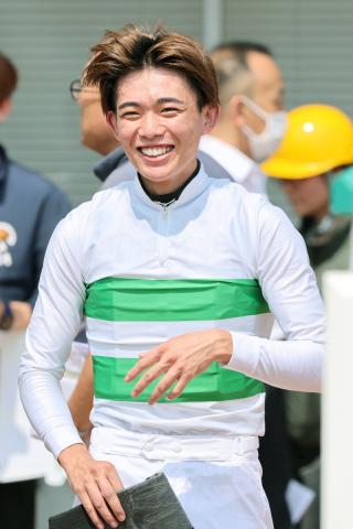 【小倉9R】泉谷楓真騎手がミュージシャンで制しJRA通算100勝　デビュー6年目で達成