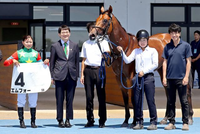 【函館5R・2歳新馬】エムフォーがコースレコードV!小林美駒騎手は4週連続勝利「スタート練習も一生懸命で、走ることに対してまじめ」