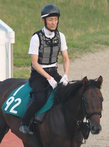 秋山師「日々勉強」　開業4カ月、試行錯誤の日々