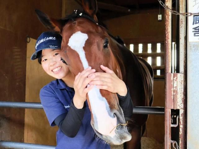石坂厩舎の縁の下の力持ち！若手女性・松原助手が夏の函館で躍動中　言葉の節々にあふれる馬への愛情とひたむきな思い