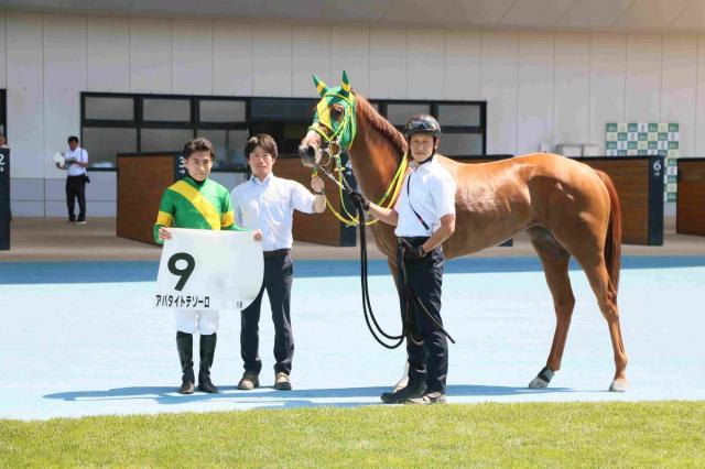 【函館1R・2歳未勝利】アパタイトテソーロが力強く抜け出してV　吉田隼人騎手「いいスピードを持っている」