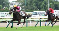 初勝利を飾ったスマートプリエール（左）（カメラ・荒牧　徹）