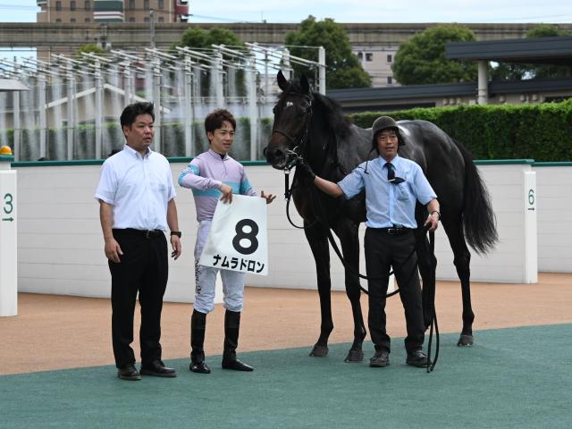 【メイクデビュー小倉5Rレース後コメント】ナムラドロン松山弘平騎手ら