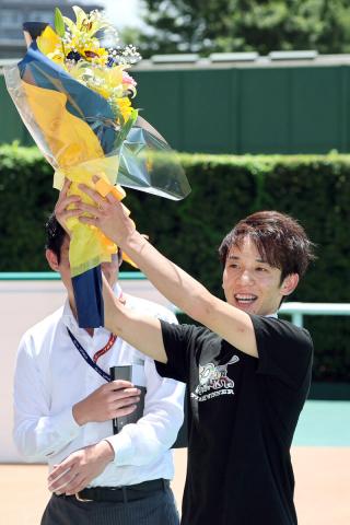 日曜メインの連勝続く団野大成騎手が初の小倉ターフ賞受賞　「うれしい気持ちでいっぱいです」
