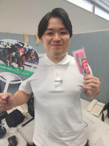 新潟と中京で暑熱対策競馬がスタート　新潟では入場者にうちわと地元名産「もも太郎アイス」配布