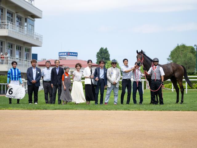 【メイクデビュー札幌5Rレース後コメント】サンセットゴールド鮫島克駿騎手ら