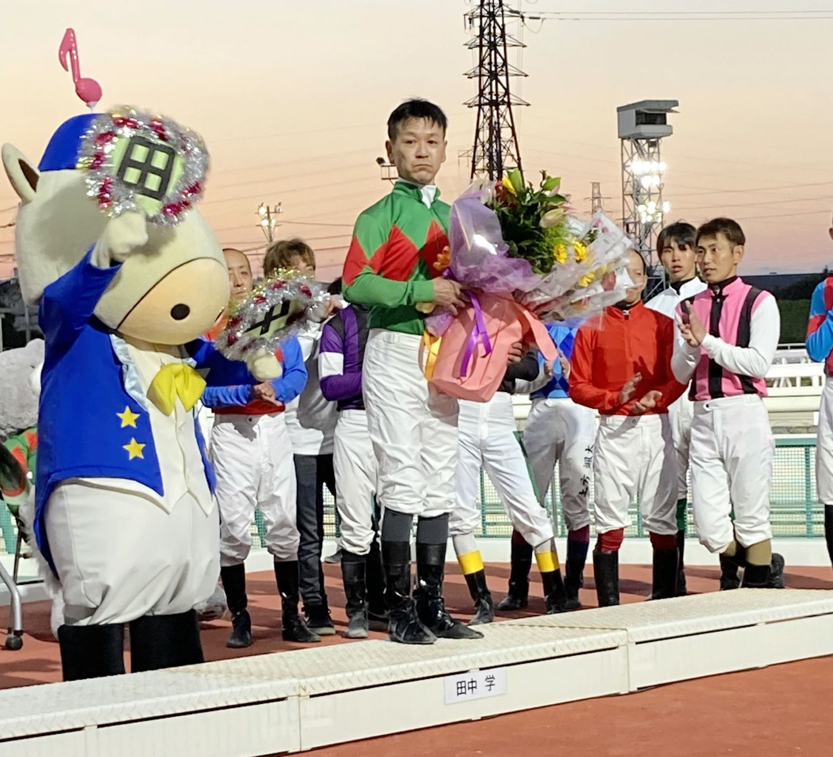 【地方競馬】園田で田中学騎手の引退セレモニー　「立派なスタッフと馬を育てたい」