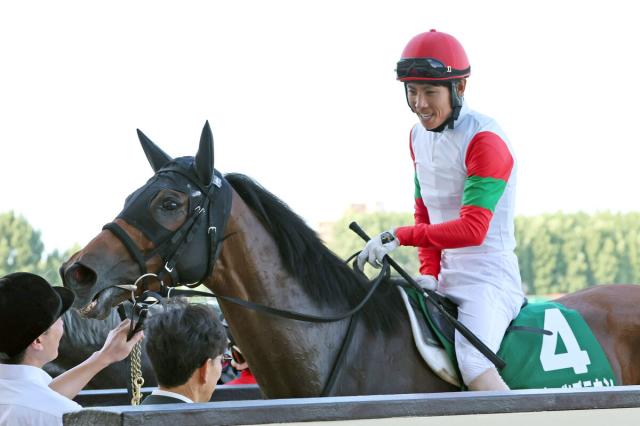 【クイーンS】ココナッツブラウンが猛追も頭差2着　北村友一騎手「本当にいい馬で2着は申し訳ない」