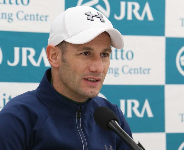 米遠征中のミルコ・デムーロ騎手が2日連続V!1番人気に応えて渡米後3勝目　後方から押し上げて6馬身差
