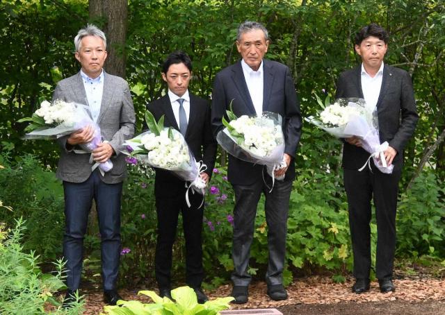 リバティアイランド墓碑設置記念セレモニーに主戦・川田が出席　「いつでもここに会いに来てもらえたら」