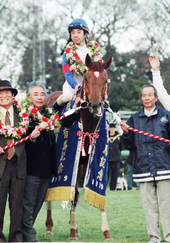 “最強世代”のグランプリホース　グラスワンダーが8日に死ぬ　尾形充弘元調教師「ありがとう、と言いたいです」