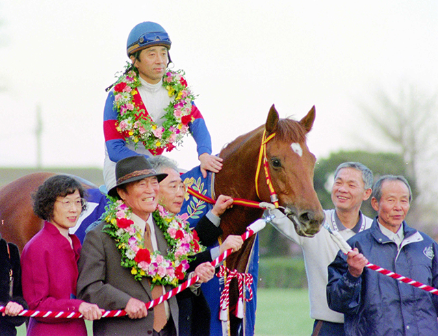 ９８＆９９年有馬記念などＧ１・４勝のグラスワンダー死す　３０歳　産駒にスクリーンヒーロー　孫にモーリス　尾形充元調教師「グラスワンダーで私は男になれた。ありがとう」