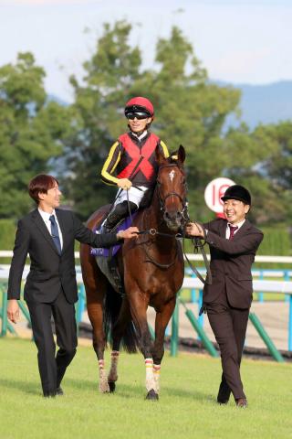 リバティアイランドを担当していた松崎助手が今年4月に死去　中内田厩舎が公式ホームぺージで発表