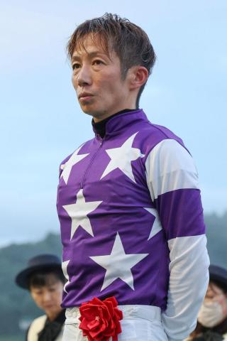 【クラスターC】サンライズアムールが重賞初V　代打の高松亮騎手がダートグレード初勝利「地元で勝つことができた」