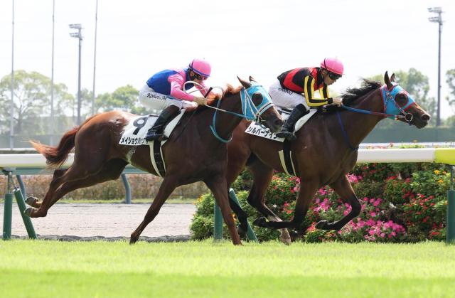 【中京2R・2歳新馬】1番人気シルバーナイツが競り合いを制す　団野大成騎手「もう少し楽に勝てるかと…」